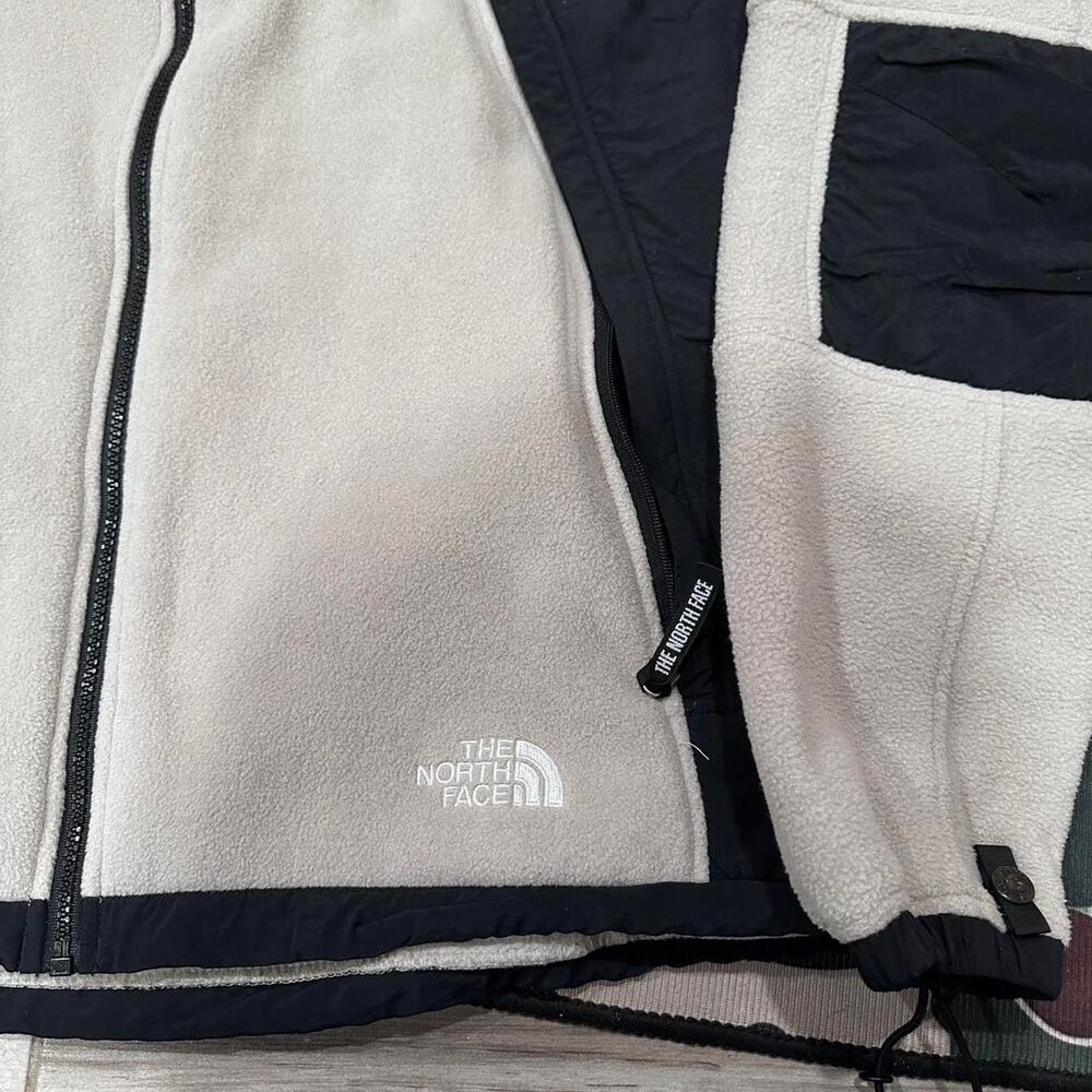Vintage The North Face cream and black fleece jacket - Picture 5 of 7